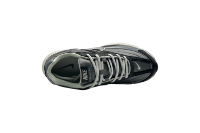 Nike Initiator black and silver