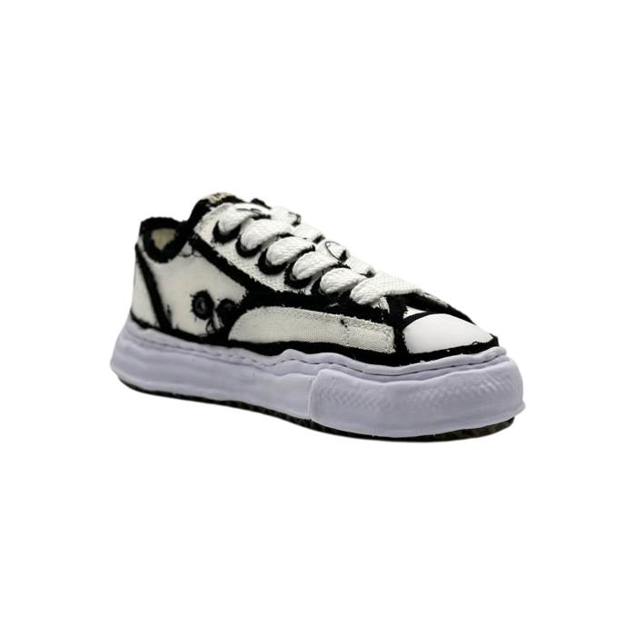 Maison Mihara Yasuhiro Peterson  Low 'White Overhanging'