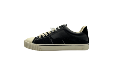 Maison Margiela New Evolution Black