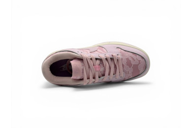 NIKE DUNK LOW Regal Pink