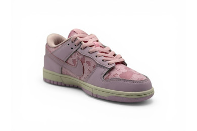 NIKE DUNK LOW Regal Pink