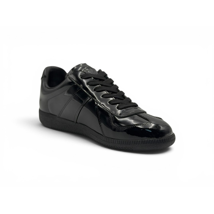 MAISON MARGIELA Replica 'Patent Black'